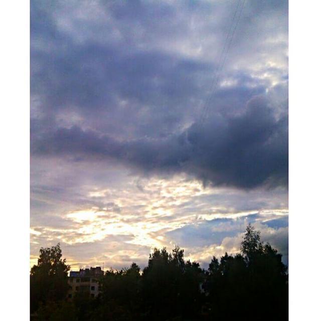 net_nvp's tweet photo. #instasize#небо#вечер#вчера#убабушки#fallinginreverse #fallow4like #fallowforfallow #fallowme #fallowback #lidow #l… http://t.co/W5G9GvDZij