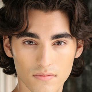 Happy birthday to Blake Michael! You probably know him as Tyler from Dog With a 
