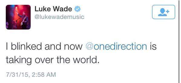 KeepUpdated1D's tweet photo. THAT MOMENT WHEN EVEN OTHER ARTISTS CANT RESIST THE ADDICTIVE SOUND OF #DragMeDown http://t.co/vxACkOUPYu