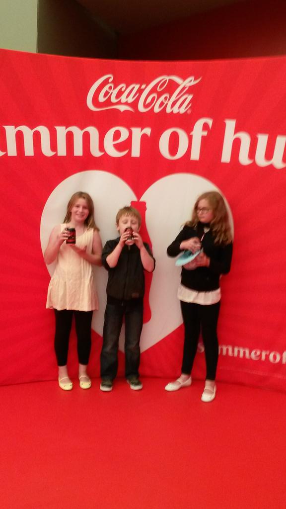 boyce_vicky's tweet photo. #summerofhugs http://t.co/I5K967ldXU