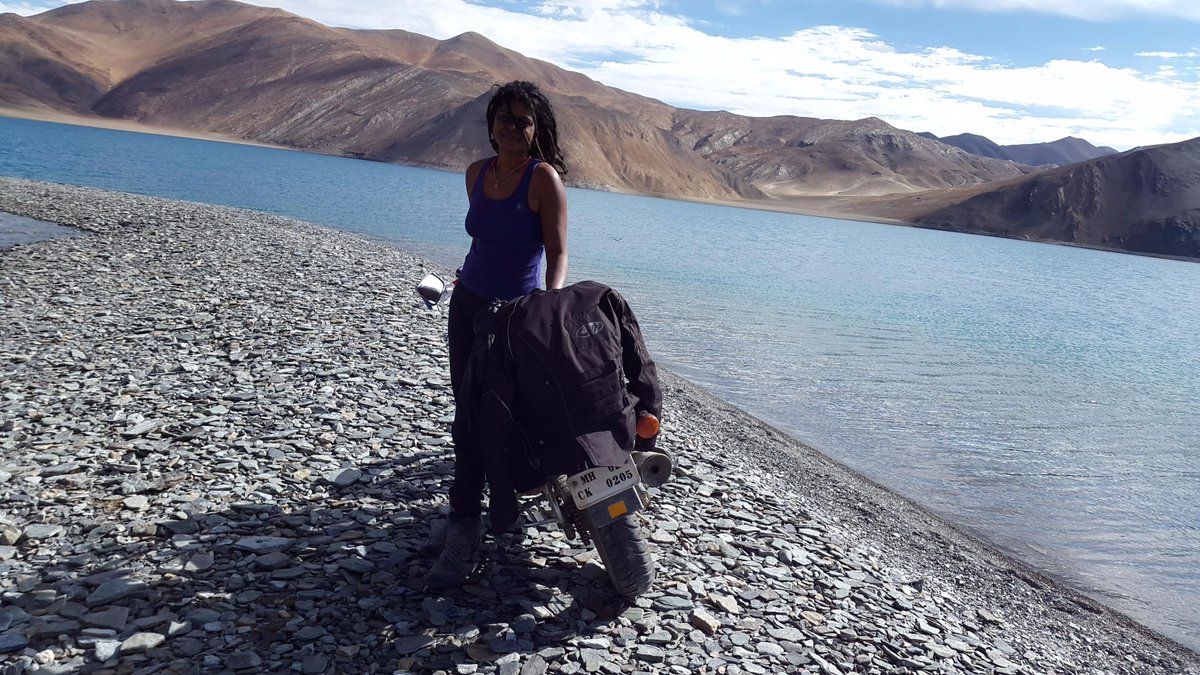 MerrylKd's tweet photo. The lake changed colours everytime I looked at it!!!!! Good evening all :) #k2ksolo http://t.co/QibqeN0DSb