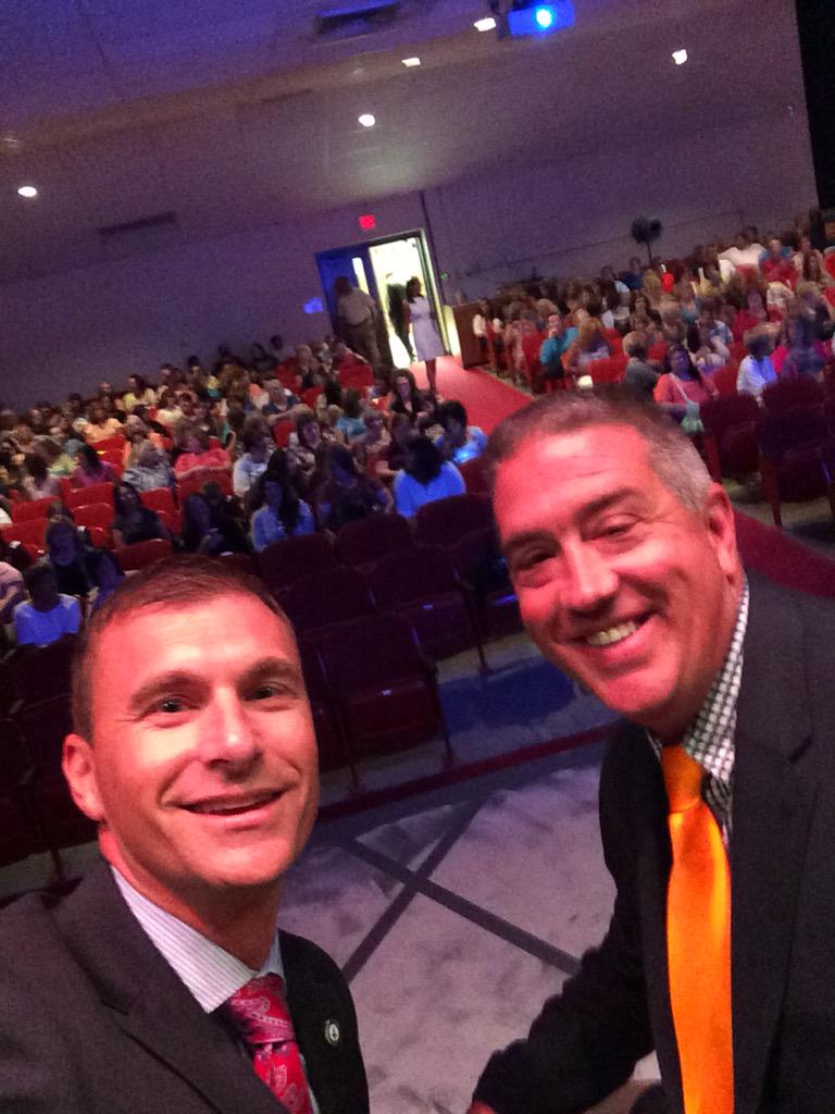 DeetzScott's tweet photo. Off to another great school year! #tigercon2015 http://t.co/4dhtQowzcI
