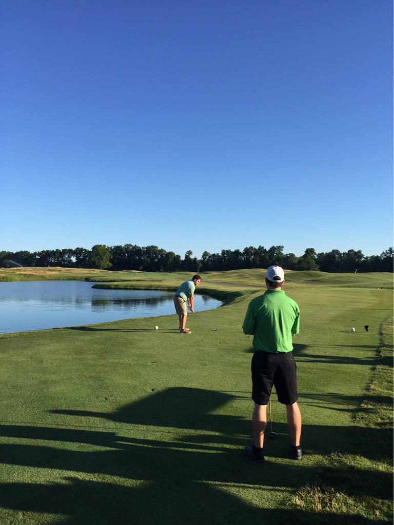 TheKneesCup's tweet photo. Shots fired, and group 1 is off! #KCIX @IslandHillsGC http://t.co/y3e9ypY8Rg
