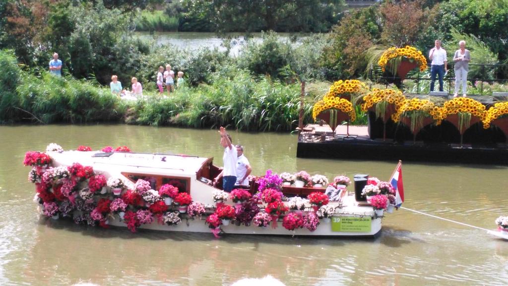 Varend corso Westland. 60 jaar Ten Have.