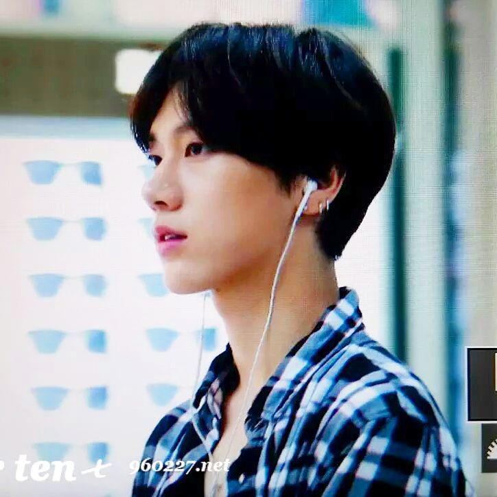 Ten__Chittaphon's tweet photo. [150724 FANTAKEN] Gimpo Airport heading to SMTown in Osaka http://t.co/MjPqsX4Q8f