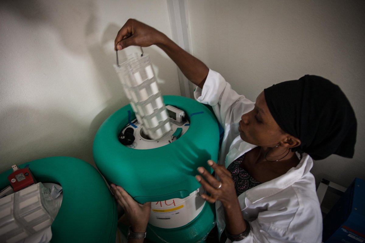 WHO's tweet photo. World on the verge of an effective #Ebola vaccine http://t.co/2WlAbAM6LD http://t.co/QnRbUaAcUi