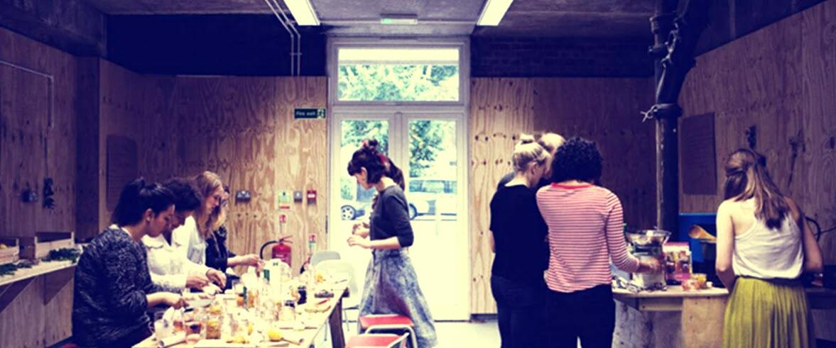 New Art Collective @ProjectOneZero have moved into #Cally <a href="/BemertonVillage/">Bemerton Community</a> Art Studios bit.ly/1xUW7AA