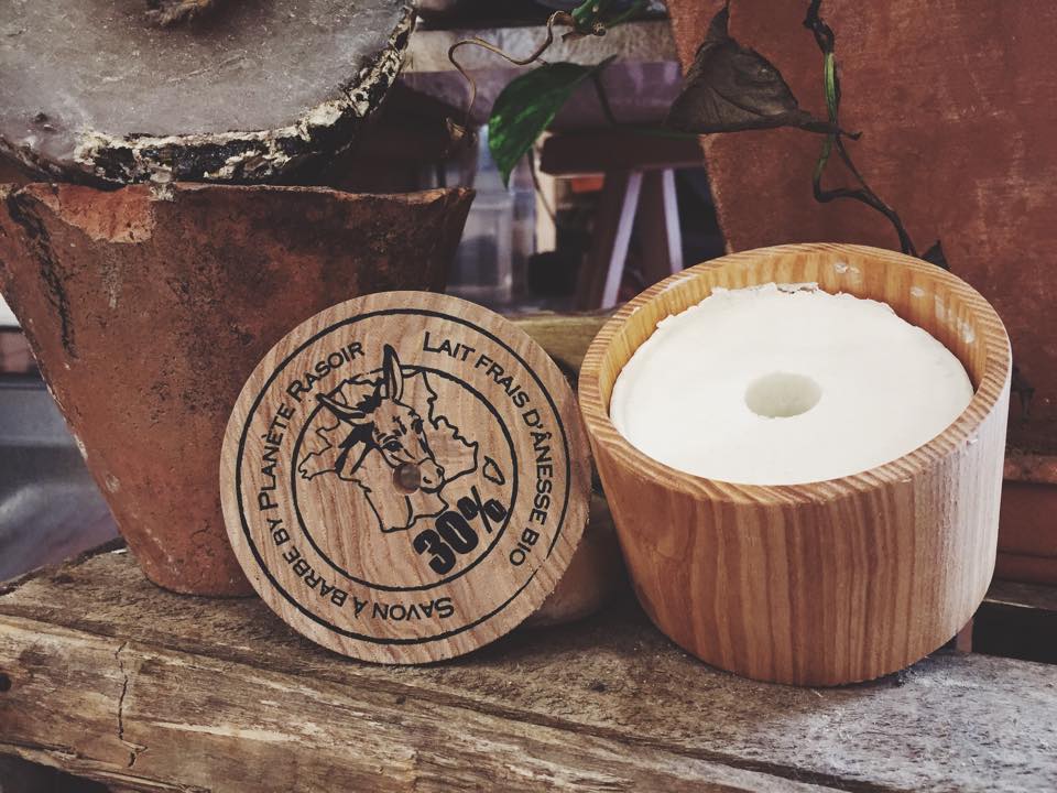 Lait d'ânesse bio , miels et argiles. Notre nouveau savon à la composition exceptionnelle vous attend. #Paris  #news