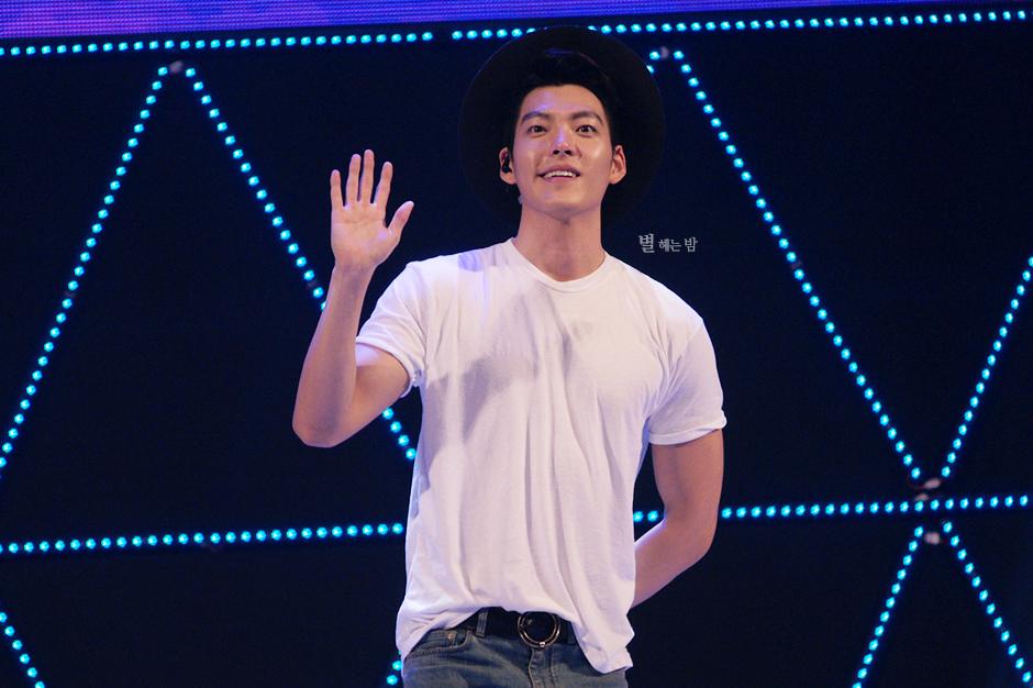 TheRainbow_Star's tweet photo. 150719 #김우빈 #김우빈팬미팅 #김우빈_팬미팅 http://t.co/MnxIUmrh0R