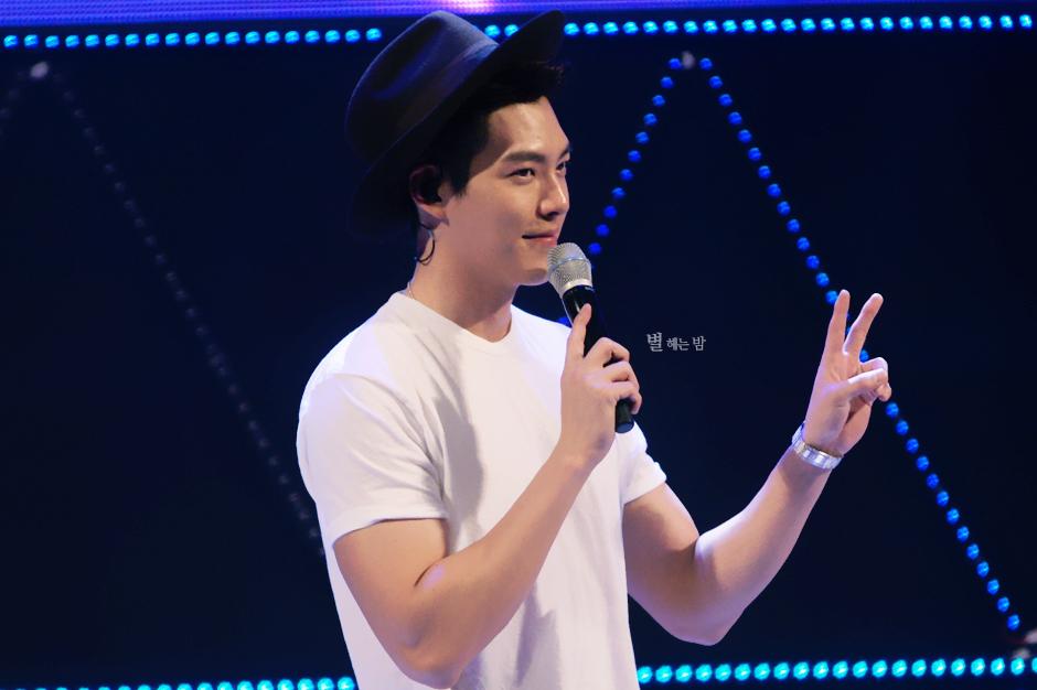 TheRainbow_Star's tweet photo. 150719 #김우빈 #김우빈팬미팅 #김우빈_팬미팅 http://t.co/kciPnfn58l