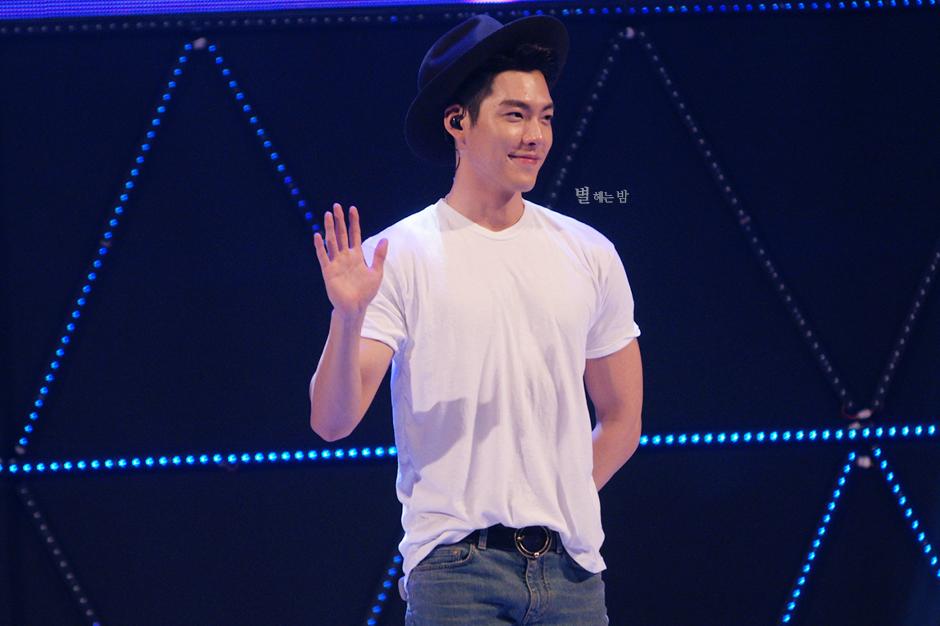 TheRainbow_Star's tweet photo. 150719 #김우빈 #김우빈팬미팅 #김우빈_팬미팅 http://t.co/kciPnfn58l