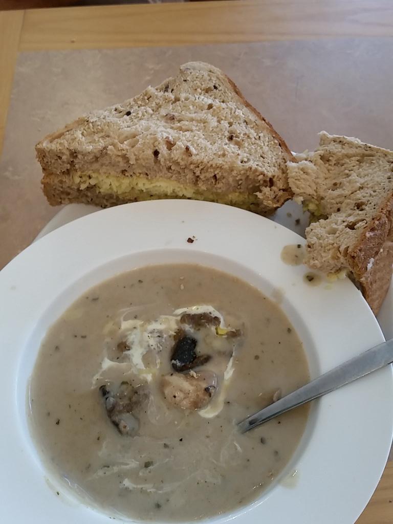 Now that's a soup sandwich combo! <a href="/CK_Hun/">The Copper Kettle</a> 👌👍 at <a href="/HunstantonOL/">#HunstantonOnLine</a>