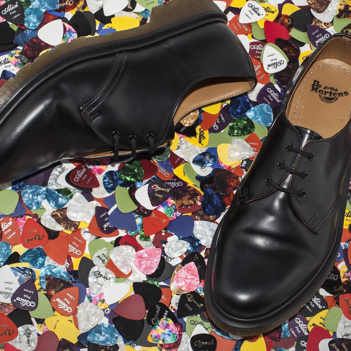drmartens's tweet photo. Ready for Anything. The #DrMartens 1461 Shoe
EU: http://t.co/0lltZpT2DS
Intl: http://t.co/QO6I4oQGOm http://t.co/NGfRJf59ZQ
