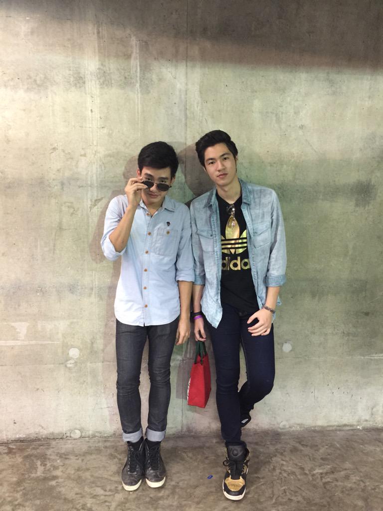 Noy_Prapaporn's tweet photo. เฟมๆเจมๆถ่ายแบบฮะ หล่อมากคับ😎 @Frame__AF8 @BanRak_FrameAF8 #AF8 @JameSupavit http://t.co/BswEQEDzsx