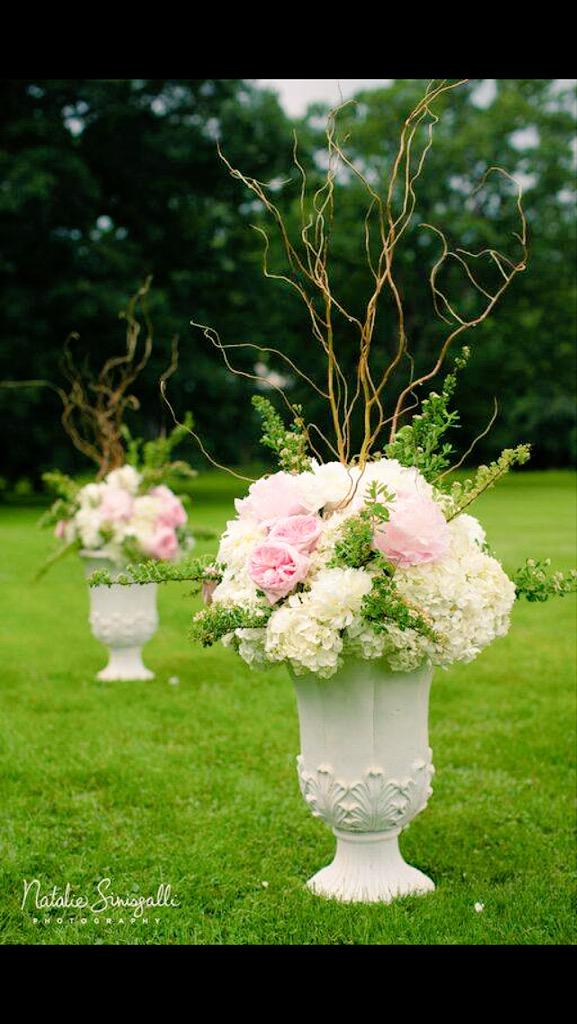 It was a rainy day but everything was still beautiful! #roc #rochesterny #weddings #flowers #585 #wadsworthhomestead