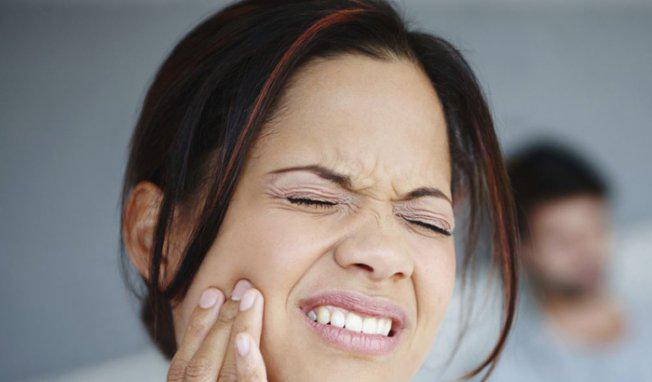 FredericBecus's tweet photo. Comment choisir un dentifrice pour dents sensibles ? http://t.co/uIODX6hf30 http://t.co/z8P6HErTkN
