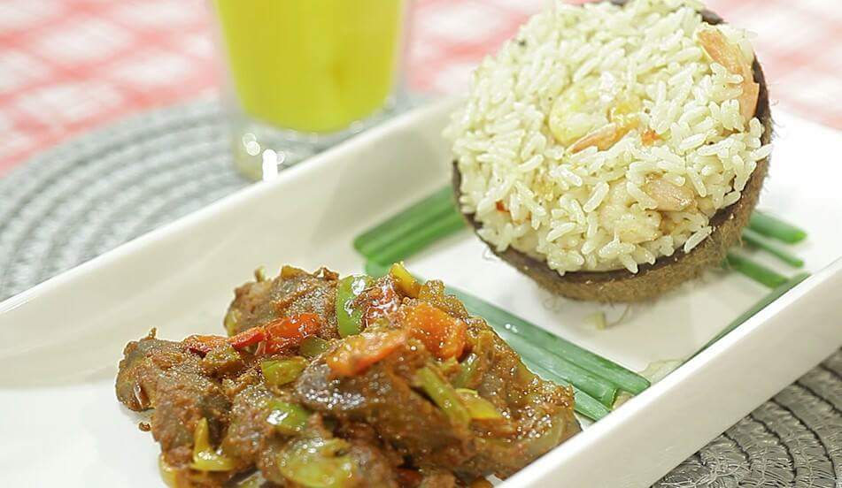 EbonyLife_TV's tweet photo. Watch @Maste prepare grandma's traditional coconut rice made in a modern way,  paired w/ peppered gizards #Chefrican http://t.co/rE2pFKElfU