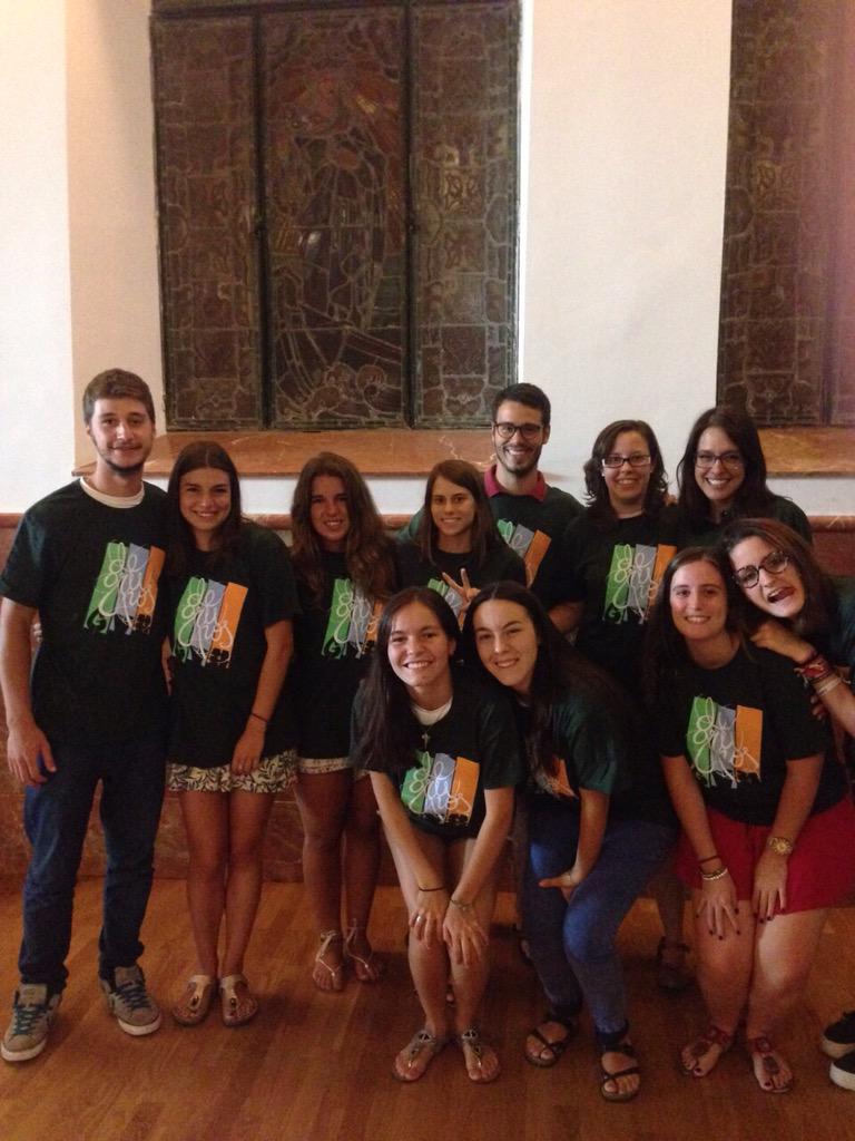maristasevilla's tweet photo. Y punto y seguido a las convivencias de comunidad @GVXMediterranea @MaristasMedit @gvxsevilla http://t.co/sbQVzjjhTJ