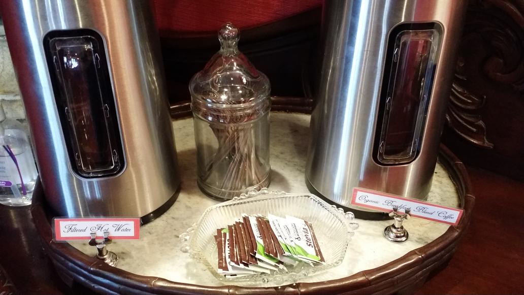 <a href="/HealthyDentist/">Dr. Stuart Nunnally</a> has organic coffee n filtered H20 in lobby. They made me organic smoothie post treatment. #wow #smart