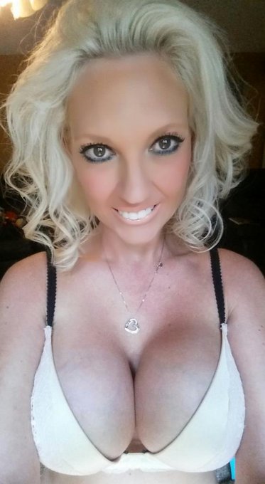 Good morning loves! 😘❤💋 Starting out the day right with a little #friskyfriday #selfie action! #boobs<a href="/tag/selfie"class="tags"><span>#selfie</span></a><a href="/tag/sexy"class="tags"><span>#sexy</span></a><a href="/tag/friskyfriday"class="tags"><span>#friskyfriday</span></a><a href="/tag/xoxo"class="tags"><span>#xoxo</span></a><a href="/tag/boobs"class="tags"><span>#boobs</span></a>