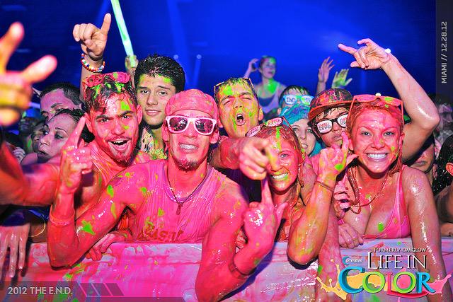 CbAlien's tweet photo. Don't forget to use the promo code "electric" when you buy your LIC Miami tickets!!! #rave #LICMiami #discount 🔊👾🎨 http://t.co/ocgwSnCThX