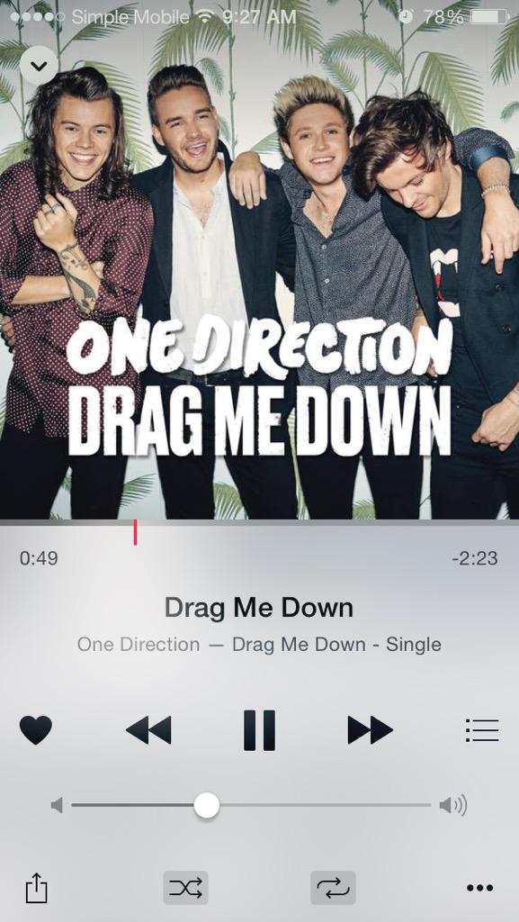 champaayynnee's tweet photo. ONFHLOFDFJKGJDZCCXXFOOOKHG ITS SOBFUCKING GOOD PMGGGG. So worth it buying it #1DNewSingle #DragMeDownFollowParty http://t.co/DFwA55JaHF