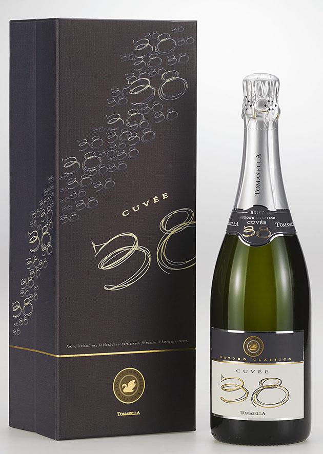 Quando il gusto fruttato dello spumante metodo classico Cuvèe 38 incontra l’eleganza della carta #ClassyCovers
