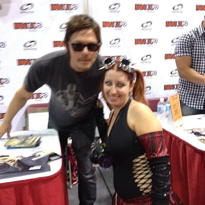 ValentinaMcG's tweet photo. @thebigbaldhead #walkingdead #thewalkingdead #normanreedus #walkers #cosplay #fanexpo #torontofanexpo #deryldixon http://t.co/tSaCdf8Hcn