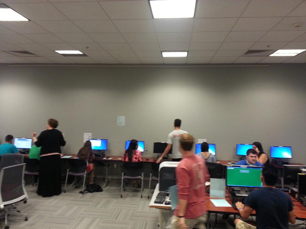 UAFS_Technology's tweet photo. TS staff assist more first-time students with getting their passwords set for the fall term. Welcome! @uafsnso @uafs http://t.co/DN8Xb3VIH7