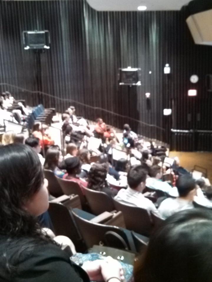 rwjmsOteam's tweet photo. The class of #rwjms2019 is finally here! #orientation #nicetomeetyou #lecturefun http://t.co/dj6wjutqu5