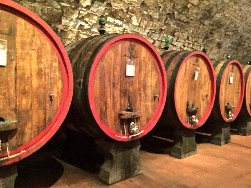 _frequentlyfly's tweet photo. Inside the cellar #chianti #Tuscany http://t.co/u6iuR5mcUT