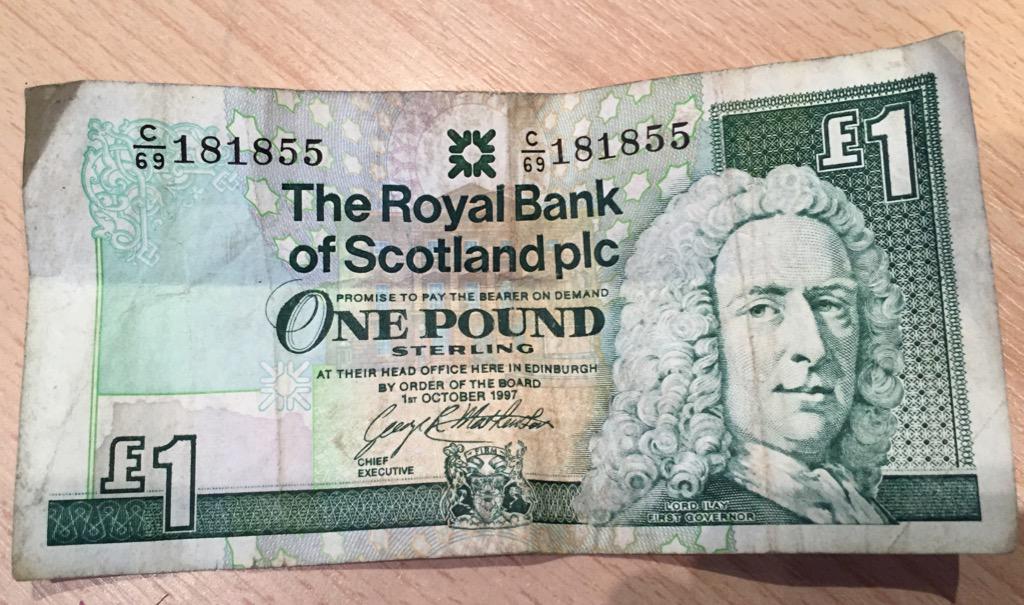 andiabz's tweet image. Look what I found today! Not seen one in ages! #OnePoundNote