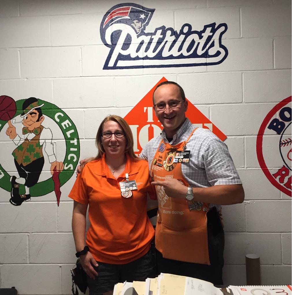 JohnSylvia34's tweet photo. Look who's going to Atlanta next week!!  Maria Braga (Golden Apron Recognition recipient), from 2673 @MikeSMatias http://t.co/n3EvpR9XGN