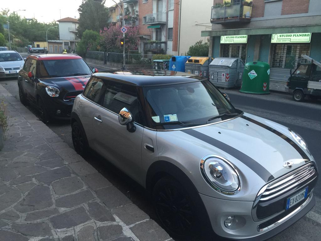 pomp_y's tweet photo. Amici per la @MINI #Contryman #MiniCooper #JCW http://t.co/ofRs2pQpX8