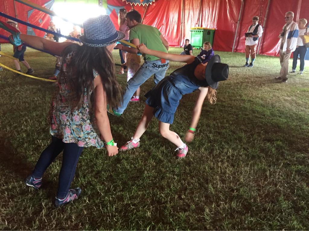 FolkDanceRemixd tweet picture