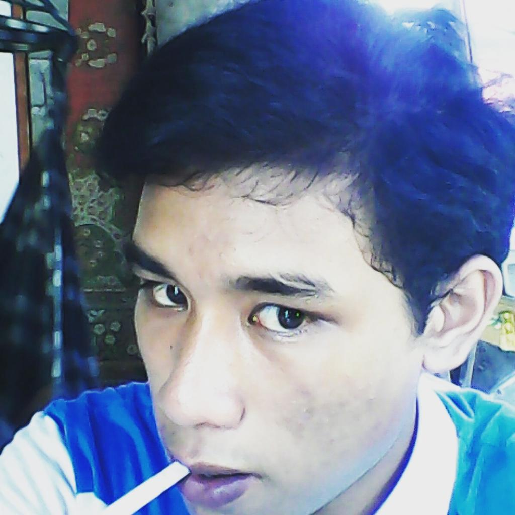 andryriantha's tweet photo. Bete bngetz gw dirmh sndrian....!!! http://t.co/3HloNT7jUs