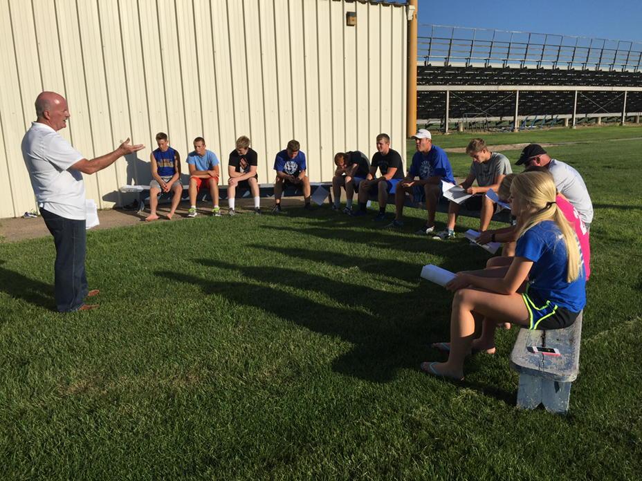 jhiatt27's tweet image. Thanks Dr. Curtis Dunlop for speaking to our athletes this morning #IamIcanIwill #visualizationworks