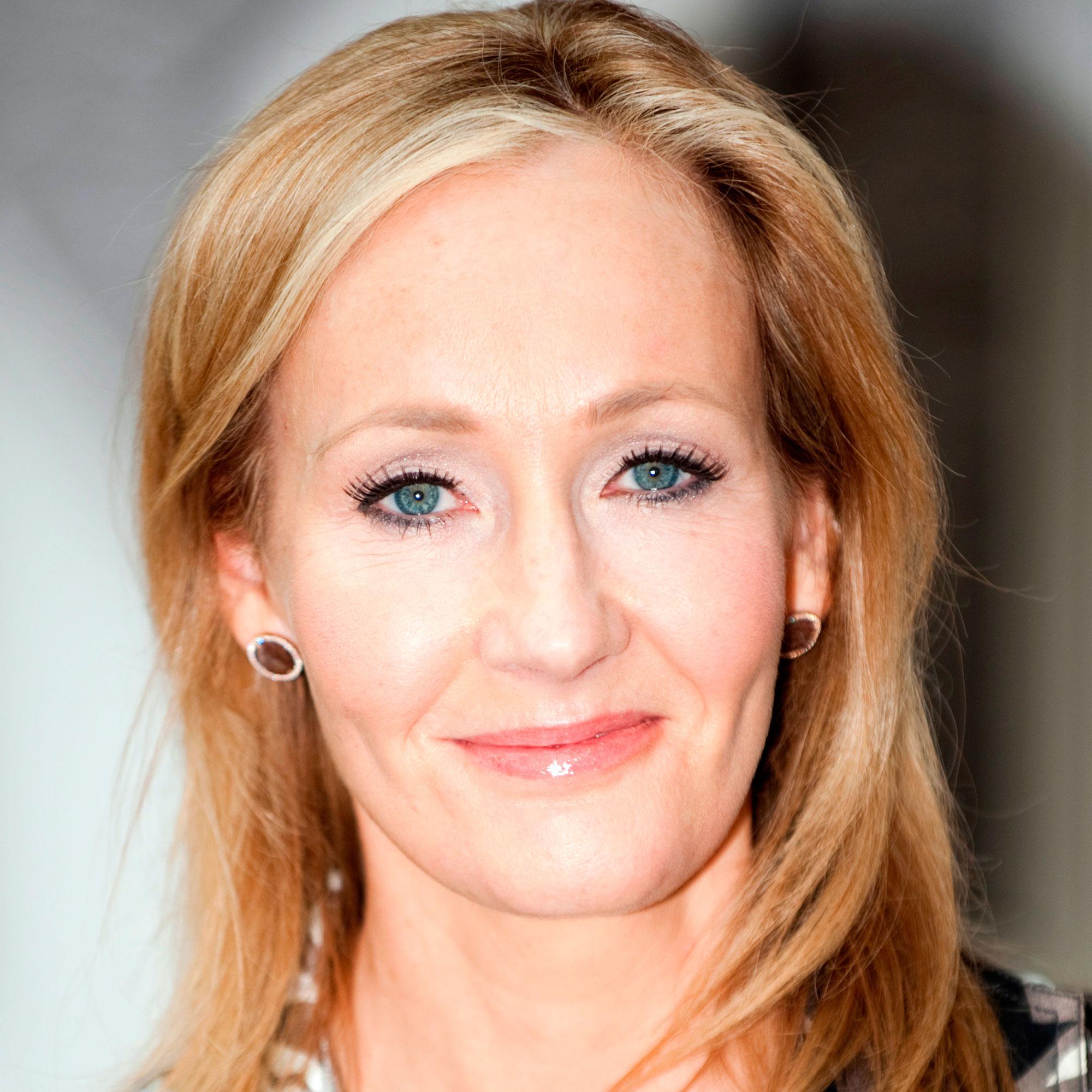 Happy birthday 6 times she proved she\s a genius: 