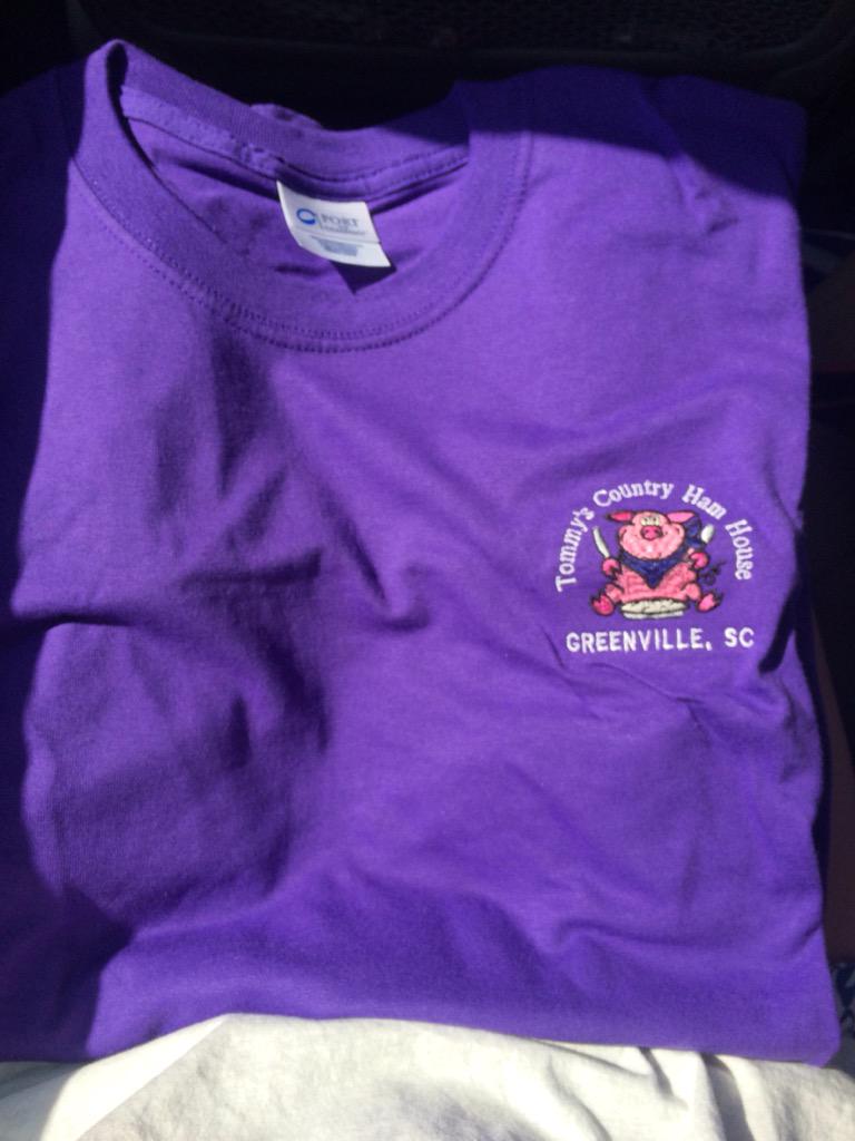 clairredavis's tweet image. So excited to wear my new @CountryHamHouse t-shirt! Thanks, Tommy!