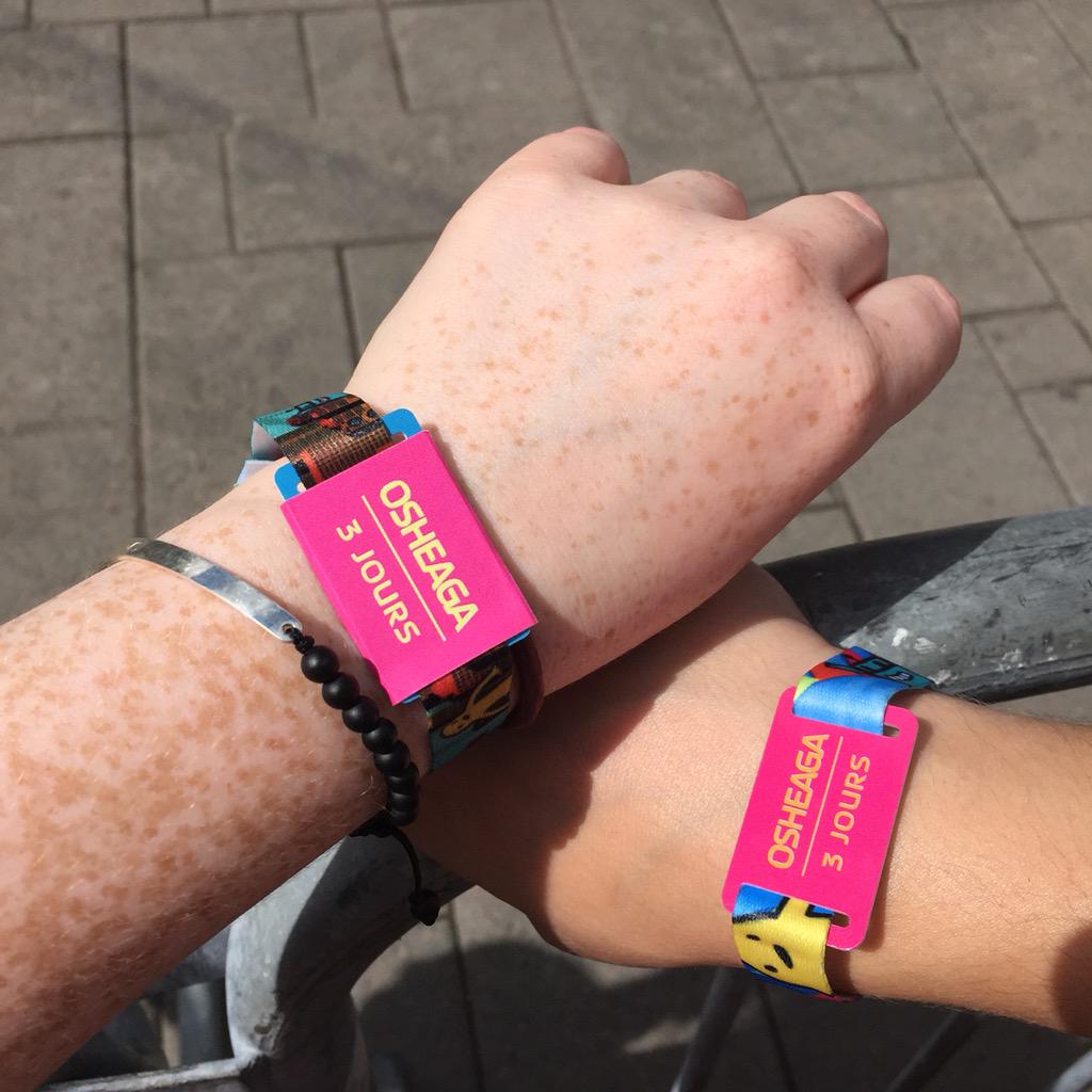 sablorier's tweet photo. Two excited gals comin' your way @virginmobilecan 👯 #MembersGetIt #FestBestie http://t.co/9tlZx2oLsy