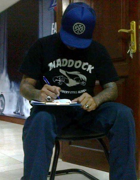 Looks good damn, our rider is wearing our brand....
Meet you in the hell.... proud \m/