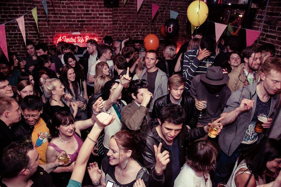 rorycordz's tweet image. Joining @GetLowUK @FamilyWeChoose + more at one of my fave N.LDN Gaffs @thelocktavern this eve... Live from 8pm!