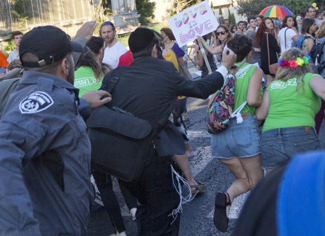 lobsterstyle's tweet image. Ultra-Orthodox Schlissel was recently released from prison for stabbing several people at a 2005 gay pride parade @AP