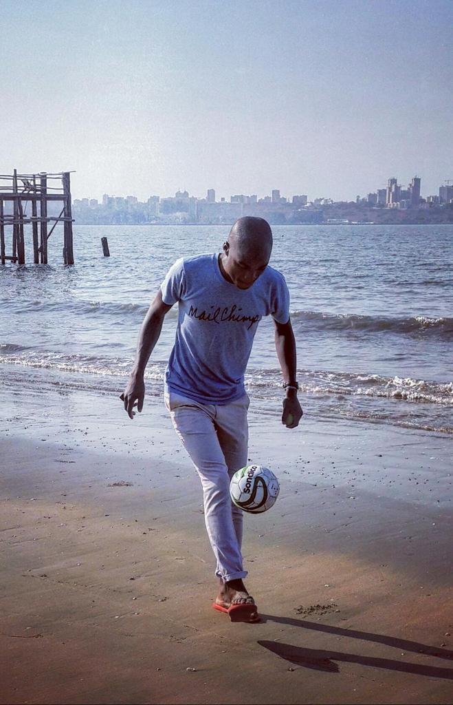PaulMabasa's tweet photo. Mozambique Maputo Sea http://t.co/xwKHw7BGOJ