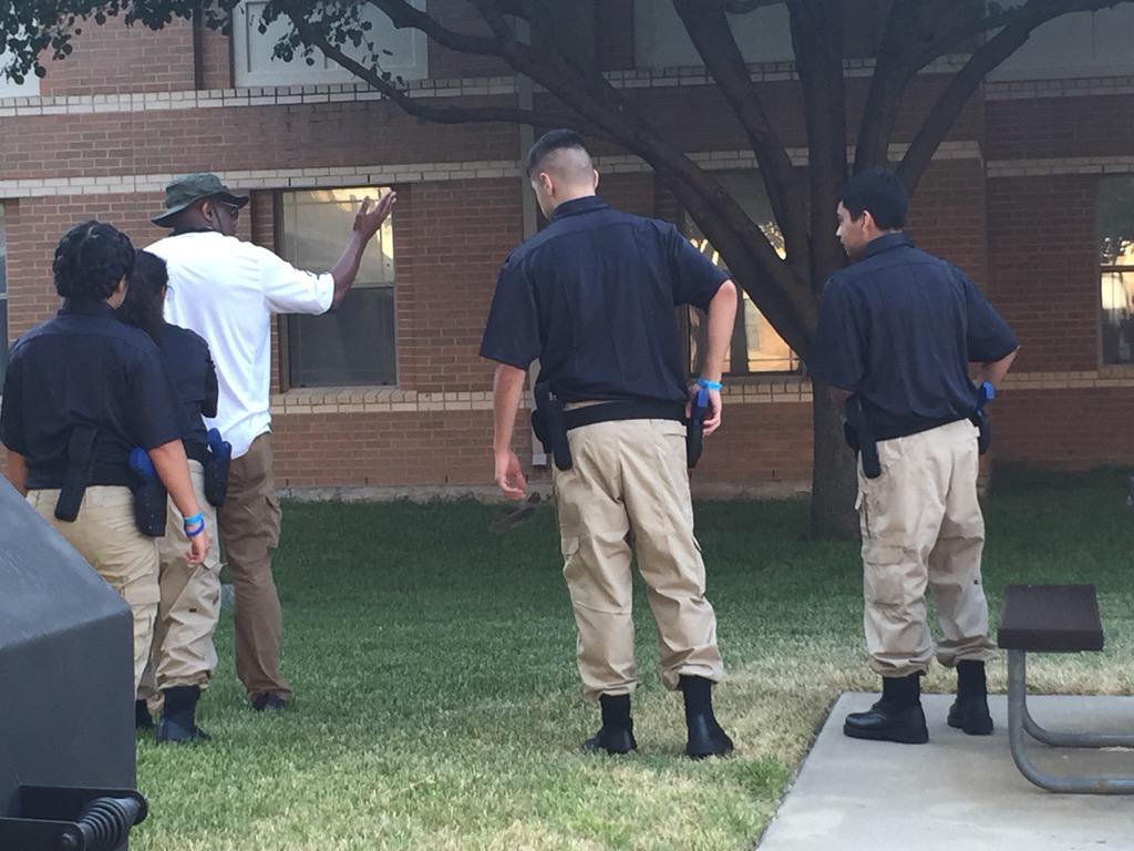 HPD_Explorers's tweet photo. Northeast Post 8301 conducting a gang investigation at state #tleeaa #HPDExplorers http://t.co/8ErKDHQG2C