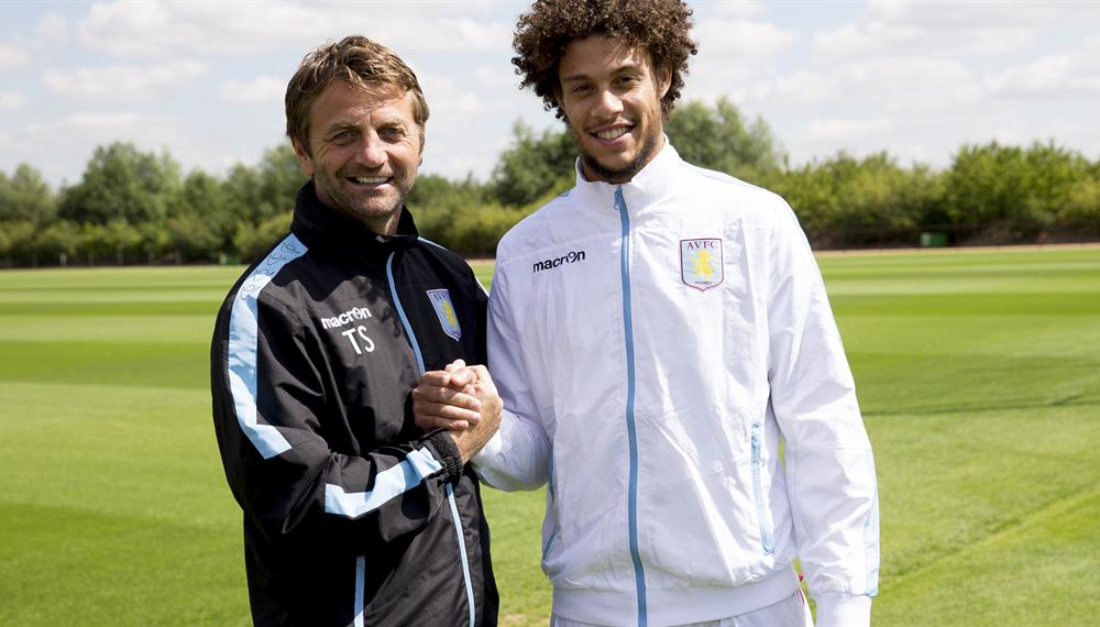 AstonVilla's tweet photo. NEW RECRUIT: All-smiles as gaffer Tim Sherwood welcomes new boy Rudy Gestede. #AVFC #WelcomeRudy http://t.co/IkokdXtRGK