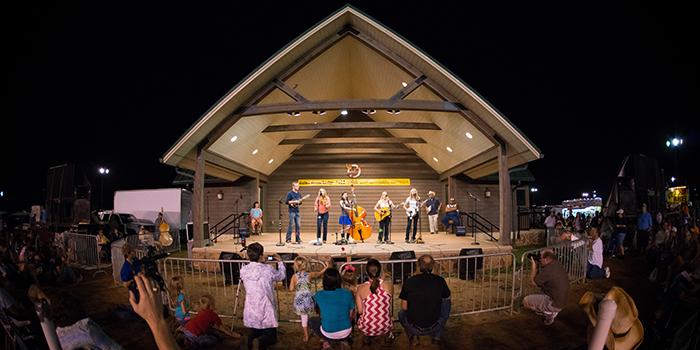 CarouselSigns tweet media