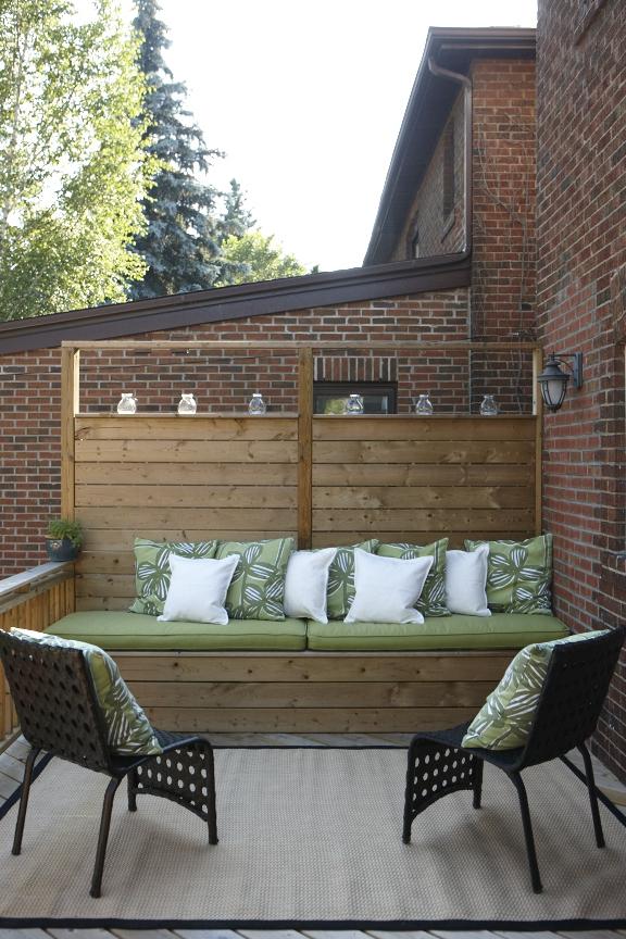 KDicksonDesign's tweet image. Nothing better than a built in bench with lots of pillows to relax in with your morning coffee.    #NKBAOutdoorLiving