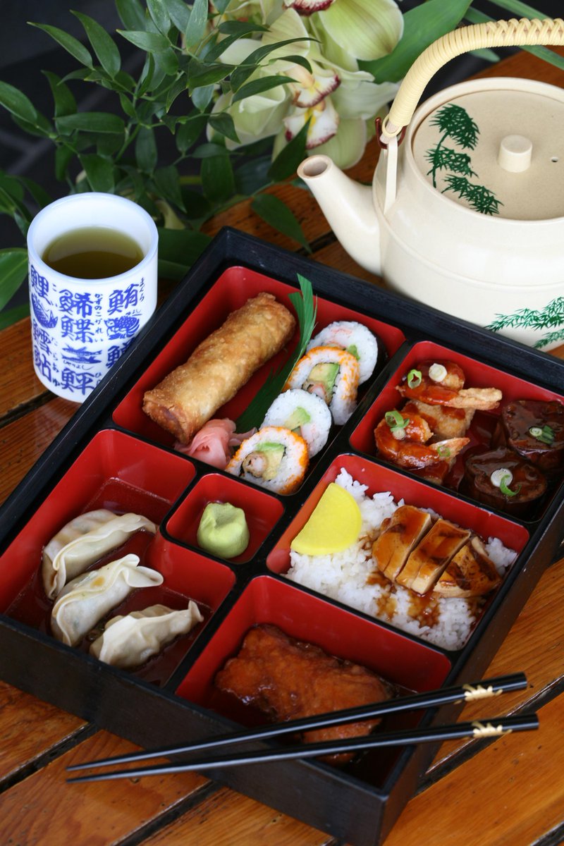morikamimuseum's tweet photo. There's no better "lunch box" than the one we've got waiting for you! Who's hungry? #BentoBox #CornellCafe #TGIF http://t.co/2yCHDfATIs