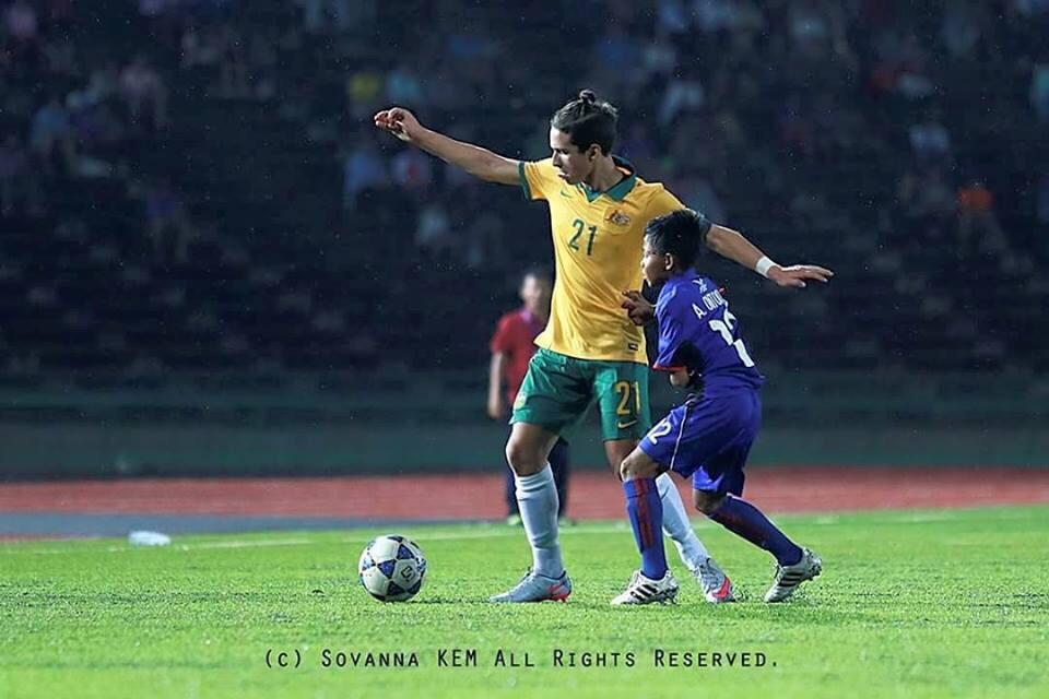 FootballFunnnys's tweet photo. Australia U16 vs Cambodia U16 http://t.co/dOxcqGwnMX